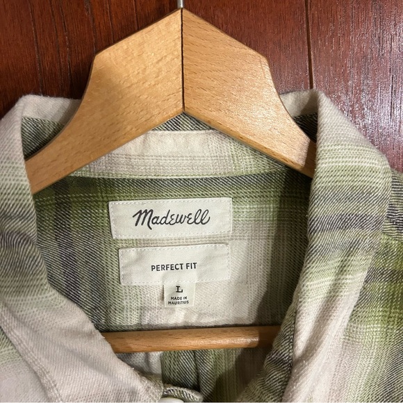 Madewell Perfect Fit Plaid Flannel Button Down Size Large green 100% cotton - Picture 3 of 7